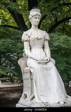 Statue von Elisabeth von Österreich (Sissi) in Meran - Meran, Trentino-Südtirol, Italien Stockfoto