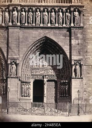 Kathedrale Notre Dame, Paris, Frankreich: Das Portal der heiligen Anne (Westfassade, rechte Tür). Foto von Achille Quinet, ca. 1870. Stockfoto