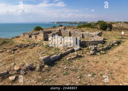 Ruinen einer alten Festung am Kap von Kaliakra in der südlichen Dobrudscha-Region der nördlichen bulgarischen Schwarzmeerküste Stockfoto