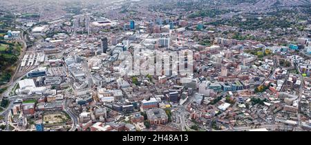 Ein Luftpanorama von Sheffield City Centre, South Yorkshire, Nordengland, Großbritannien Stockfoto