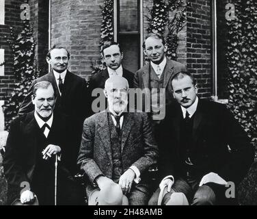 Sigmund Freud, Stanley Hall, Carl Gustav Jung, Abraham Arden Brill, Ernest Jones und Sándor Ferenczi. Foto, 1909. Stockfoto