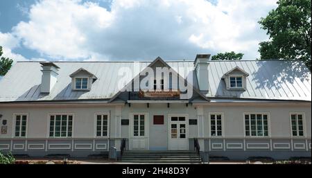 Grodno, Weißrussland. Blick Auf Das Bernardinerkloster Am Abend. Kathedrale der Fürbitte der Allerheiligsten Theotokos in der Straße E. Ozheshko. Ein Anderer Name Ist Stockfoto