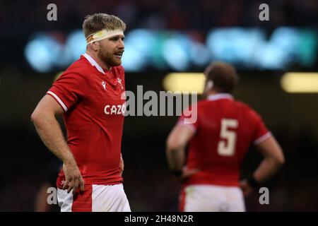 Cardiff, Großbritannien. Oktober 2021. Aaron Wainwright aus Wales schaut zu. Rugby Herbst internationales Spiel, Wales gegen Neuseeland im Fürstentum Stadion in Cardiff am Samstag, den 30. Oktober 2021. Bild von Andrew Orchard/Andrew Orchard Sports Photography Credit: Andrew Orchard Sports Photography/Alamy Live News Stockfoto