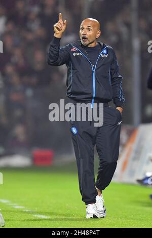 Arechi-Stadion, Salerno, Italien, 31. Oktober 2021, Napoli's Cheftrainer Luciano Spalletti Gesten während der US Salernitana gegen SSC Napoli - italienische socc Stockfoto