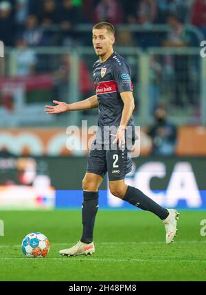 Augsburg, Deutschland. Oktober 2021. Waldemar ANTON, VFB 2 im Spiel FC AUGSBURG - VFB STUTTGART 4-1 1.Deutsche Fußballliga am 31. Oktober 2021 in Augsburg, Deutschland. Saison 2021/2022, Spieltag 10, 1.Bundesliga, 10.Spieltag. Quelle: Peter Schatz/Alamy Live News Stockfoto