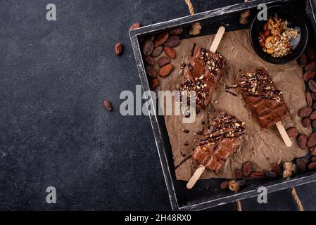 Schokoladeneis-Eis-Eis mit Nuss Stockfoto