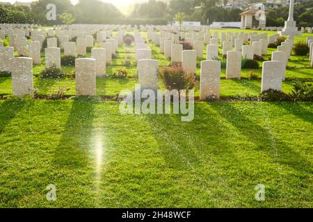 Die Suda Bucht War Cemetery ist ein soldatenfriedhof durch den Commonwealth Kriegsgräber Kommission in Souda Bay, Kreta, Griechenland verwaltet. Es enthält buria Stockfoto