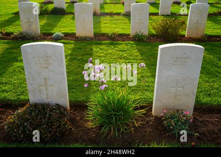 Die Suda Bucht War Cemetery ist ein soldatenfriedhof durch den Commonwealth Kriegsgräber Kommission in Souda Bay, Kreta, Griechenland verwaltet. Es enthält buria Stockfoto