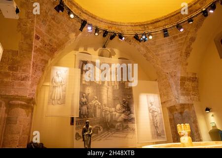 Das Innere des wiederhergestellten türkischen Hamam al Pascha [al-Basha] Bades aus dem 18. Jahrhundert in Acre, Israel Stockfoto