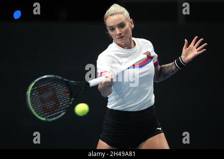 Die tschechische Tennisspielerin Tereza Martincova trainiert vor dem Frauen-Tennis Billie Jean King Cup (ehemaliger Fed Cup) am 29. Oktober 2021 in Prag, Tschechische Repu Stockfoto