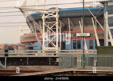 Das Fürstentum Stadium vom Bahnhof Cardiff Central, Wales aus gesehen. Stockfoto