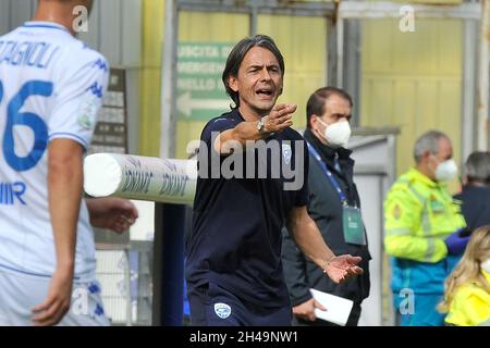 Benevento, Italien. November 2021. Filippo Inzaghi Trainer von Brescia, während des Spiels der italienischen Serie B Meisterschaft zwischen Benevento gegen Brescia Endergebnis 0-1, Spiel im Ciro Vigorito Stadium gespielt. Benevento, Italien, 01. November 2021. (Foto von Vincenzo Izzo/Sipa USA) Quelle: SIPA USA/Alamy Live News Stockfoto