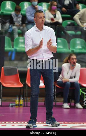 Pala Ubi Banca, Cuneo, Italien, 31. Oktober 2021, Bonafede Fabio (Vallefoglia) während der Bosca S.Bernardo Cuneo gegen Megabox Vallefoglia - Volleyball Itali Stockfoto