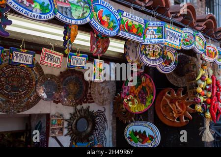 LOS ANGELES, CALIFORNIA, USA - AUGUST 10 : Olvera Street Market in Los Angeles, California, USA am 10. August 2011 Stockfoto