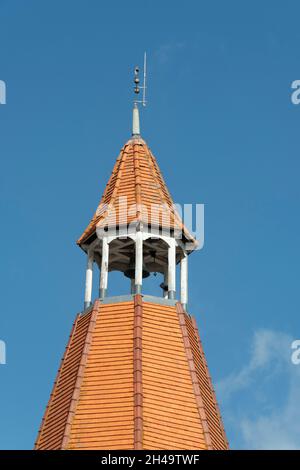 Glockenturm von Antpoingt, Ebene Lembronnais, Departement Puy de Dome, Auvergne Rhone Alpes, Frankreich Stockfoto