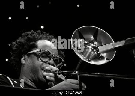 Dennis Rollins spielt Posaune mit Jean Toussaint Allstar Sextet, Scarborough Jazz Festival 2021, UK Stockfoto