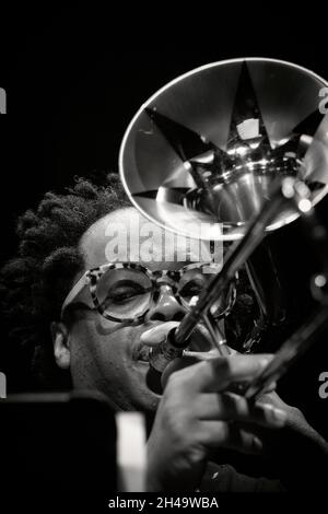 Dennis Rollins spielt Posaune mit Jean Toussaint Allstar Sextet, Scarborough Jazz Festival 2021, UK Stockfoto