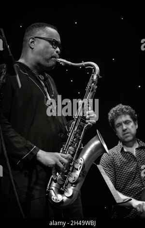 Jean Toussaint spielt mit Jean Toussaint Allstar Sextet beim Scarborough Jazz Festival 2021, Großbritannien, Tenorsax Stockfoto