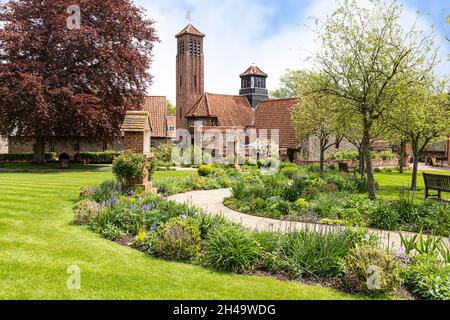 Die Gärten am Schrein unserer Lieben Frau von Walsingham im Dorf Little Walsingham, Norfolk UK. Stockfoto
