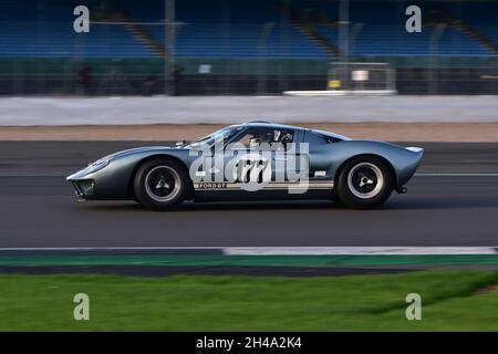 Bernado Hartogs, Ford GT40, Amon Cup für Ford GT40s, Motor Racing Legends, Silverstone, Towcester, Northamptonshire, England, Oktober 2021. Stockfoto