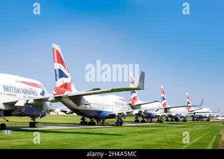 Eine Reihe von British Airways 747-Fluggästen am Flughafen Cotswold in Kemble Gloucestershire erwartete vermutlich ein Unternehmen zur Luftrgung, um Teile während des Th zu Bergen Stockfoto