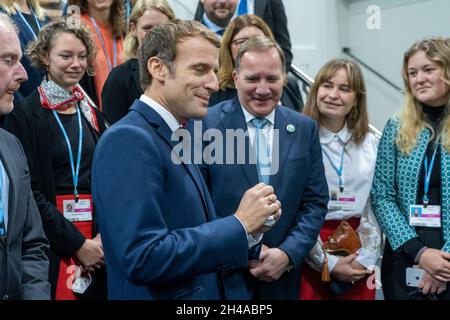 Glasgow, Schottland 20211101.der französische Präsident Emmanuel Macron und Schwedens Premierminister Stefan Löfven während der UN-Klimakonferenz COP26 in Glasgow. Foto: Terje Pedersen / NTB Stockfoto