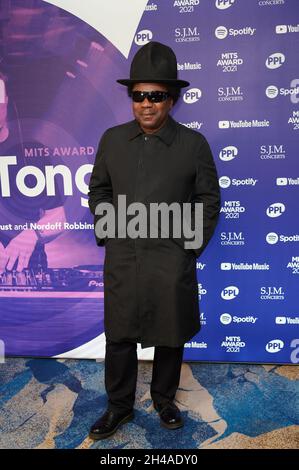 London, Großbritannien. November 2021. Prominente, die beim Music Industry Trusts Award 2021 zu Ehren von Pete Tongs Leistungen in der Branche eintrafen. Held at the Grosvenor House Hotel, London Credit: Alan D West/Alamy Live News Stockfoto