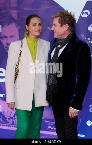 London, Großbritannien. November 2021. Yasmin Le Bon und Simon Le Bon im Bild beim Music Industry Trusts Award 2021, der anlässlich der Erfolge von Pete Tong in der Branche verliehen wurde. Held at the Grosvenor House Hotel, London Credit: Alan D West/Alamy Live News Stockfoto