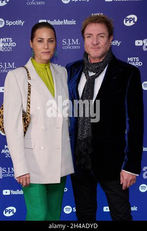 London, Großbritannien. November 2021. Yasmin Le Bon und Simon Le Bon im Bild beim Music Industry Trusts Award 2021, der anlässlich der Erfolge von Pete Tong in der Branche verliehen wurde. Held at the Grosvenor House Hotel, London Credit: Alan D West/Alamy Live News Stockfoto