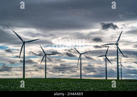 Windpark bei Holzweiler, Stadt Erkelenz, Sturm, starker Wind, Windkraftanlagen, NRW, Deutschland Stockfoto