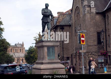 Statue zum Gedenken an Oberstleutnant George Elliott Benson, der im Burenkrieg vor der Hexham Community Church, Hexham, starb Stockfoto