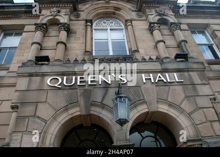 Eintritt zum Queen's Hall Arts Center, Hexham, Northumberland, England, Großbritannien Stockfoto