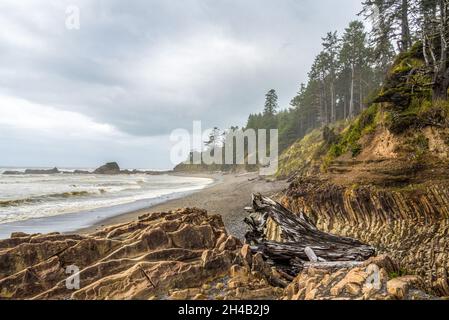 Meditative stille Felsküste im Olympic National Park im Bundesstaat Washington, USA Stockfoto