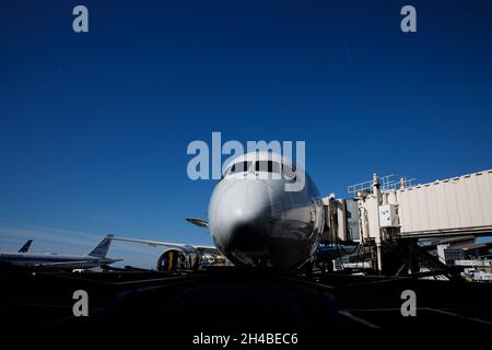 Los Angeles, Kalifornien, USA. März 2019. An American Airlines Group Inc. Boeing Co. 787-9 Dreamliner on the Asphalt at Los Angeles International Airport (LAX) on Friday, March 29, 2019 in Los Angeles, Calif. © 2019 Patrick T. Fallon (Bildnachweis: © Patrick Fallon/ZUMA Press Wire) Stockfoto