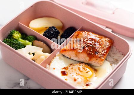 Bento-Box für das Mittagessen in der Schule Stockfoto