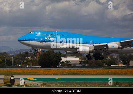 Los Angeles, Kalifornien, USA. März 2019. Eine KLM Royal Dutch Airlines Boeing Co. 747-400 (Registrierung PH-BFI) ''The Flying Dutchman'' landet am Donnerstag, den 28. März 2019 in Los Angeles, Kalifornien. © 2019 Patrick T. Fallon (Bildnachweis: © Patrick Fallon/ZUMA Press Wire) Stockfoto