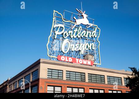 Old Town Portland Oregon Schild tagsüber Stockfoto