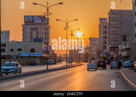 SALALAH, OMAN - 25. FEBRUAR 2017: Sonnenuntergang im Zentrum von Salalah, Oman Stockfoto