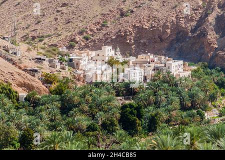 Kleines Dorf im Wadi Tiwi Tal, Oman Stockfoto