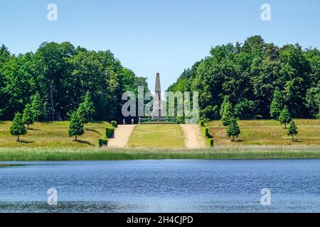 Obelisk, Schlossgarten, Rheinsberg, Landkreis Ostprignitz-Ruppin, Brandenburg, Deutschland Stockfoto
