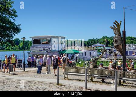 Schiffsanleger, Ausflugboote, Grienericksee, Rheinsberg, Landkreis Ostprignitz-Ruppin, Brandenburg, Deutschland Stockfoto