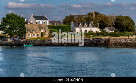 2021, Besuch des schönen Dorfes Saint-Cado in Morbihan in der Bretagne, Frankreich Stockfoto