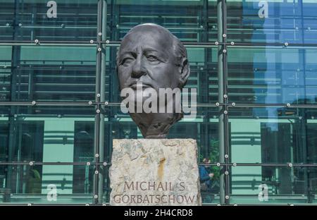 Büste, Michail Sergejewitsch Gorbatschow, Axel-Springer-Verlag, Axel-Springer-Straße, Kreuzberg, Berlin, Deutschland Stockfoto