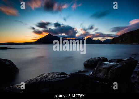 Elgol Sonnenuntergang auf der Isle of Skye, Schottland Stockfoto