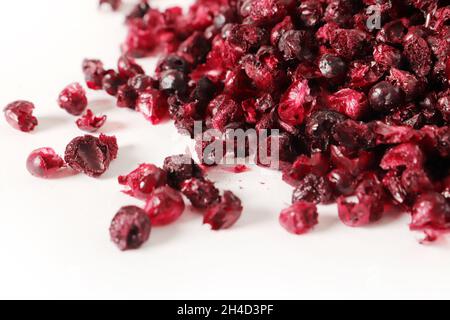 Gefriergetrocknete granulierte Brombeerfrüchte Stockfoto