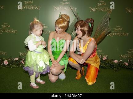 Michelle Heatons Tochter nimmt an der Galavorführung von „Tinker Bell and the Legend of the NeverBeast“ im Vue West End, London, Teil. Stockfoto