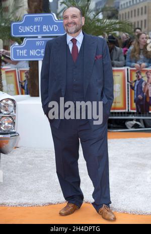 Produzent Joel Silver nimmt am 19. Mai 2016 an der britischen Premiere DER NETTEN JUNGS in Odeon, Leicester Square, London, Teil. Stockfoto