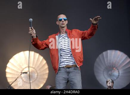 Richard Ashcroft tritt am Samstag, dem 11. Juni, beim Isle of Wight Festival im Seaclose Park, Newport, Isle of Wight, auf. Stockfoto