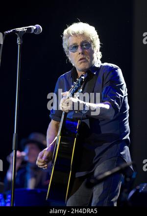 Der WHO-Sänger Roger Daltrey tritt mit der Band am Samstag, dem 11. Juni, auf der Hauptbühne des Isle of Wight Festivals im Seaclose Park, Newport, Isle of Wight, auf. Stockfoto