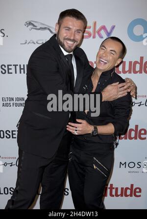 (L-R) Ben Cohen und Julien MacDonald nehmen an den Attitude Pride Awards 2016 im Grand am Trafalgar Square im Zentrum von London Teil. Montag, 10. Oktober 2016. Bildnachweis sollte lauten: Isabel Infantes / EMPICS Entertainment. Stockfoto